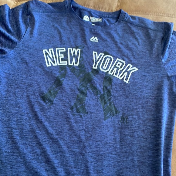 New York Yankees T Shirt - Picture 1 of 2